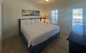 Barefoot Cottages #B24